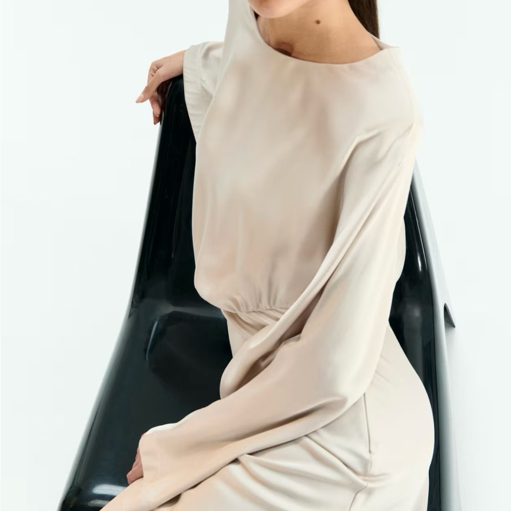H&M Shoulder-Pad Satin Dress Sz XL BNWT (Light Beige) 1314753004 - Picture 2 of 9